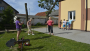 Pierwsze próby chodzenia z kijkami
