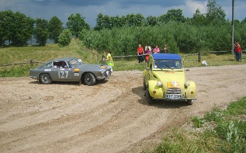 113 Simon Chance(GB) / Elizabeth Chance(GB) 1965 - Citroen 2CV6 poj.602 i 127 Roy Stephenson(GB) / Frederick Robinson(GB) 1960 - Aston Martin DB4 poj.4000